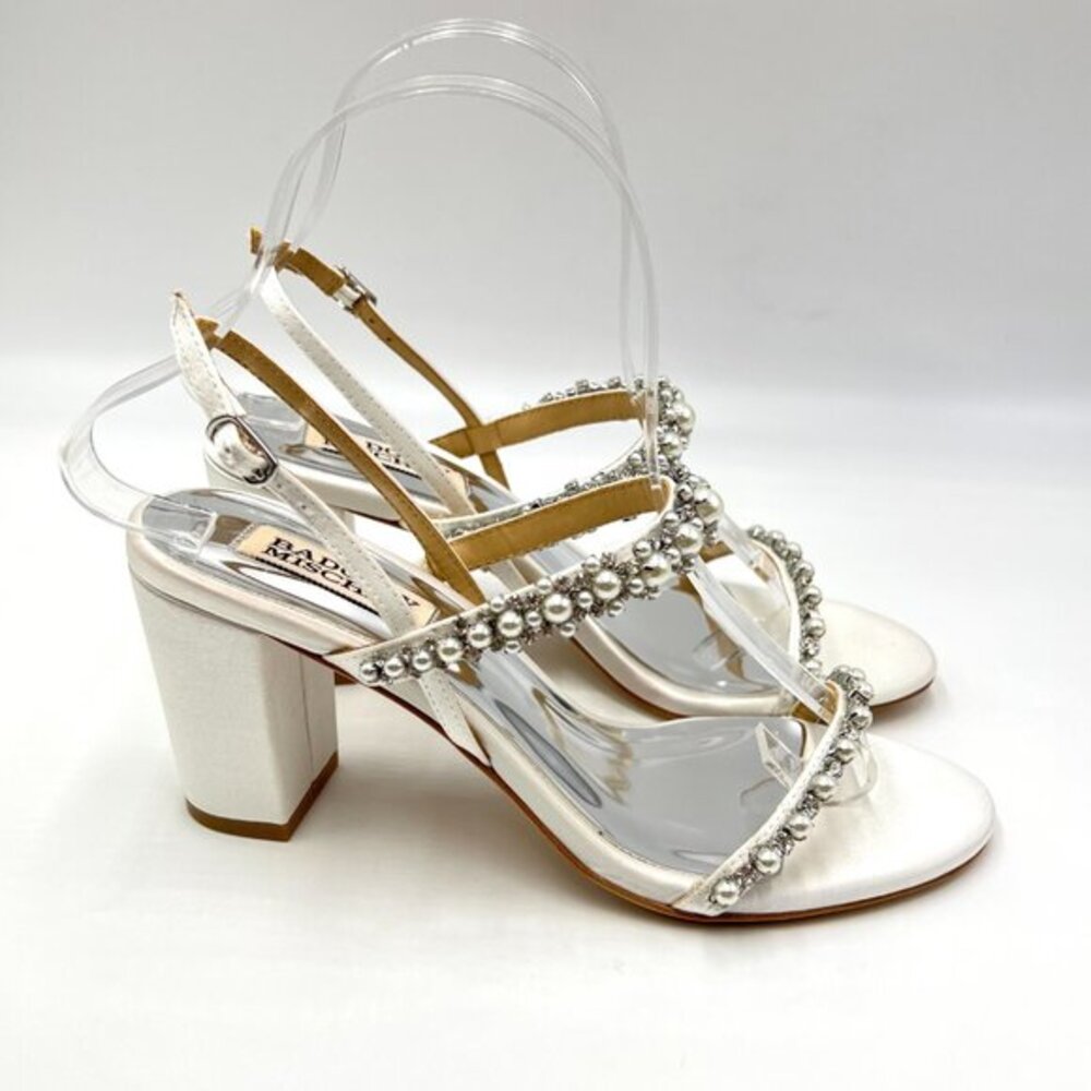 Badgley Mischka Size 6 Natasha White Jeweled Pearl Block Heels Sandals Shoes